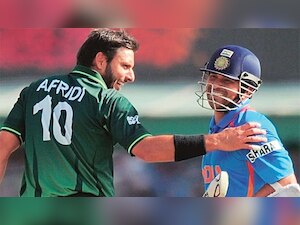 Shahid Afridi used Sachin Tendulkar’s bat for his 37-ball century