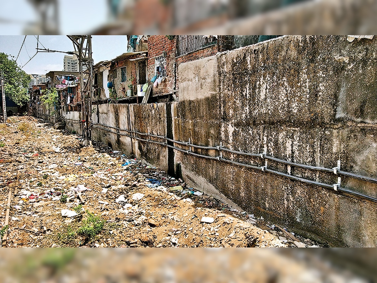 Western Railway's drive turns futile as littering continues