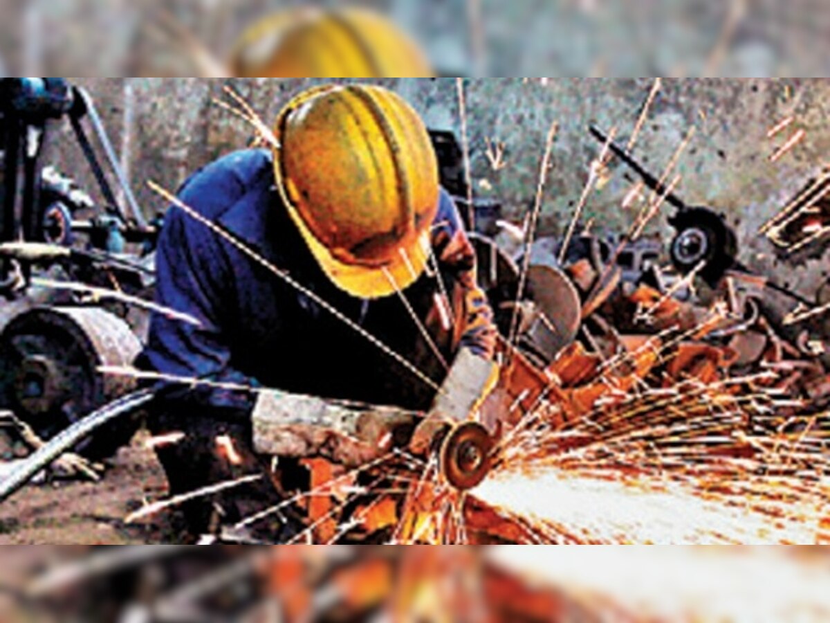 Industrial output contracts 0.1% in March, lowest in 21 months