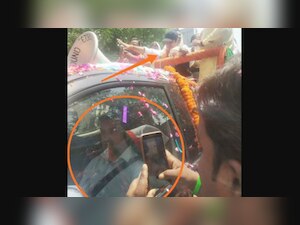 AAP tweets photo to claim Gautam Gambhir using 'duplicate' for campaigning; his reaction