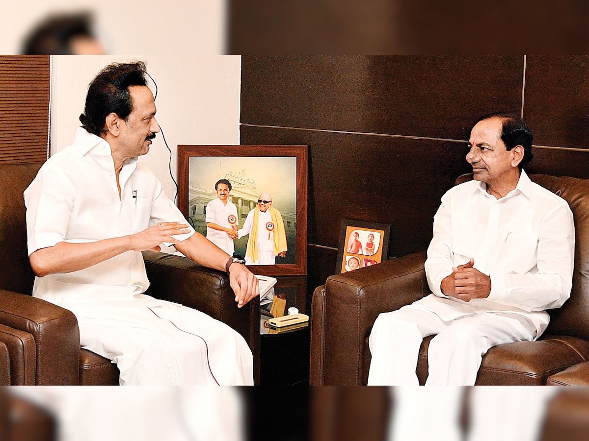 K Chandrashekar Rao - MK Stalin meet opens up federal front door in south