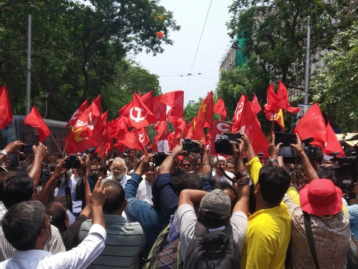 Kolkata Violence: Left takes out protest march over vandalism of Vidyasagar statue