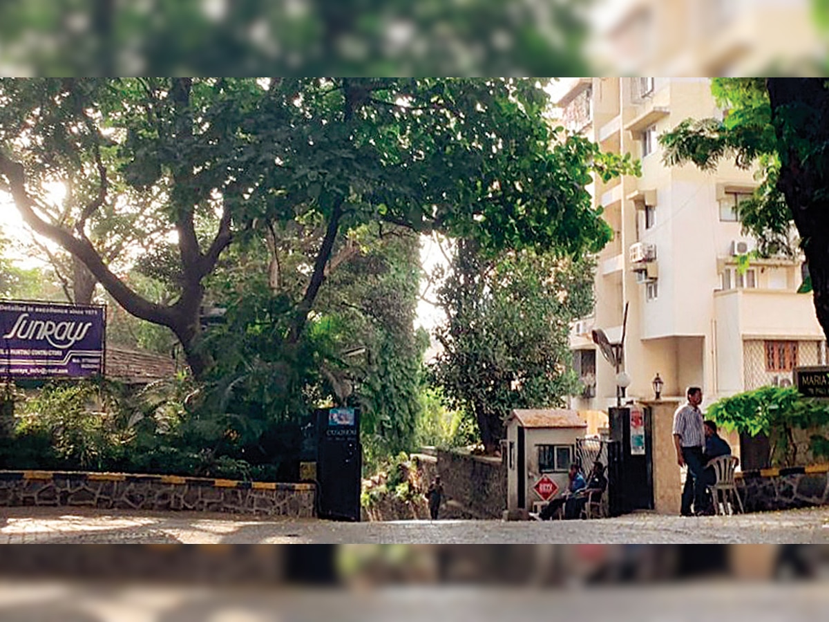 Row over Meena Kumari, Kamal Amrohi's Pali Hill property