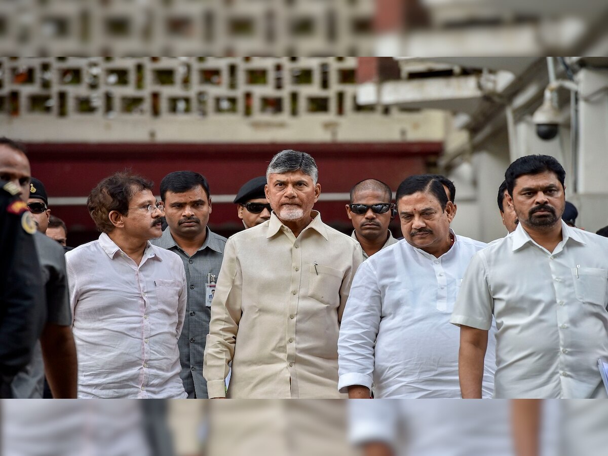 TDP chief Chandrababu Naidu meets Rahul Gandhi; discusses firming up anti-BJP front