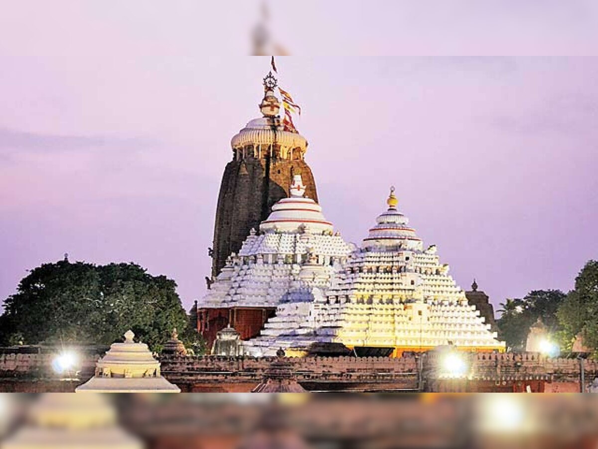 Watch: 93 Pakistani Hindus from Islamabad, Karachi and Balochistan visit Jagannath Temple in Puri