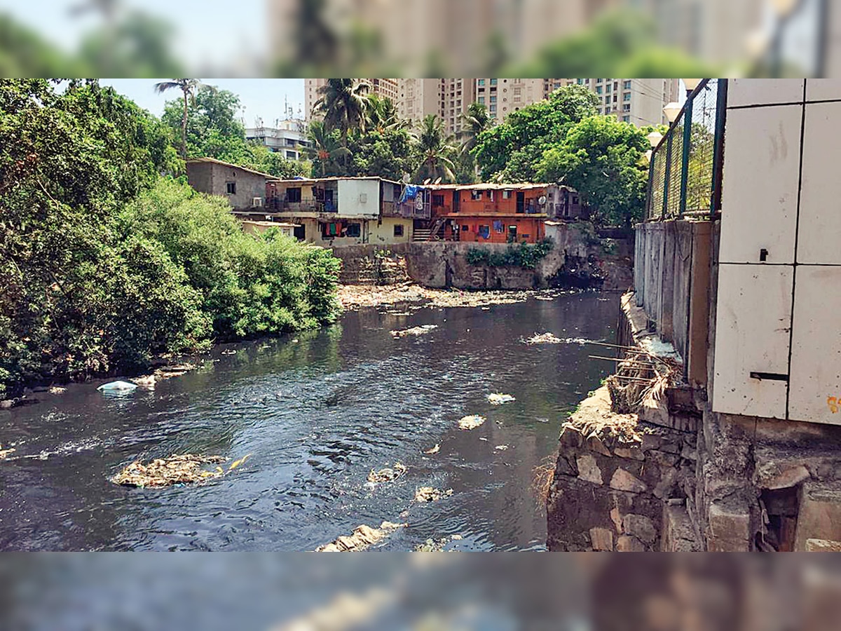 DNA IMPACT: Civic chief Praveen Pardeshi tells officials to clean Poisar River