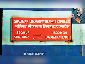 Mumbai: Explosives found on train turn out to be firecrackers