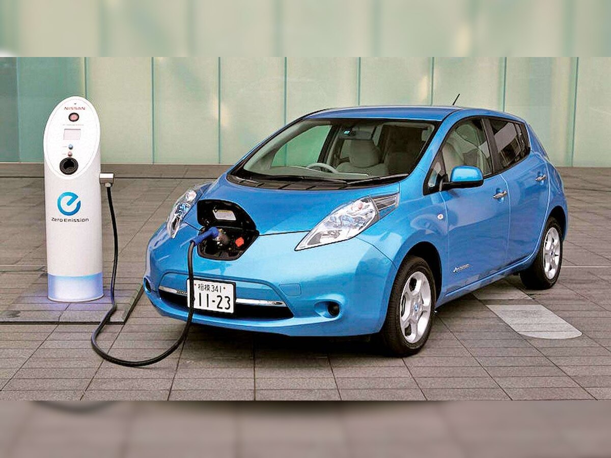 Gujarat: Mayor, Commissioner show way to green city, will receive first e-cars