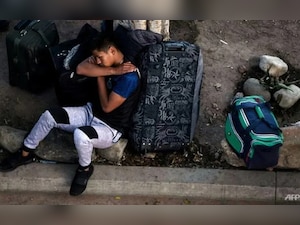 Caravan of 1,200 migrants enters Mexico