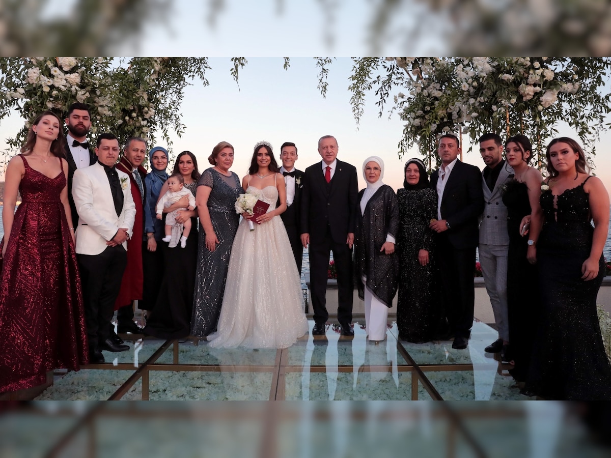 With Turkish President Recep Erdogan as best man, Mesut Ozil marries Miss Turkey Amine Gulse in Istanbul