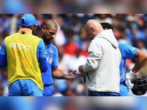 'Hum paron se nahin, hauslon se udte hain': Shikhar Dhawan quotes Rahat Indori, hints World Cup dream not over yet