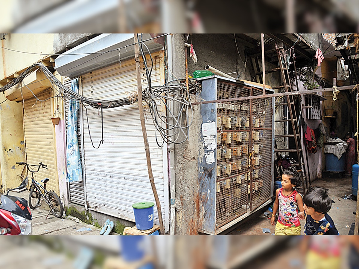 DNA SPECIAL: With wires dangling, danger lurks in Kandivali' Bihari Tekdi