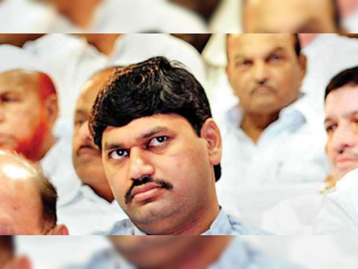 Land case: FIR registered against Dhananjay Munde before Supreme Court relief