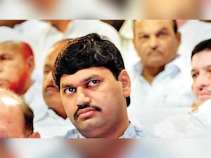 Land case: FIR registered against Dhananjay Munde before Supreme Court relief