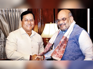 Assam CM Sarbananda Sonowal meets Home Minister Amit Shah, discuss NRC