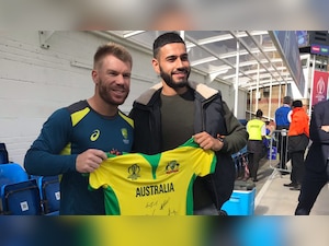 AUS vs SL, World Cup 2019: Warner gifts signed jersey to Indian-origin net bowler he struck