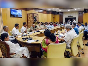 End of Didi vs Doctors Battle: West Bengal docs call off week-long strike after meeting with Mamata Banerjee