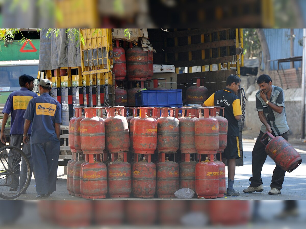 Maharashtra govt to check feasibility of indicators on LPG cylinders