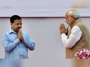 Arvind Kejriwal meets PM, invites him to visit 'mohalla clinic' and school in Delhi