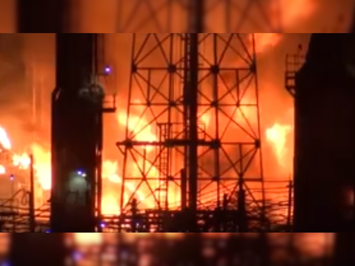 Fire 'like a nuclear bomb' rips through Philadelphia refinery