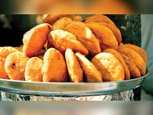 Aligarh: Tax notice to kachori seller with turnover of Rs 1.50 crore