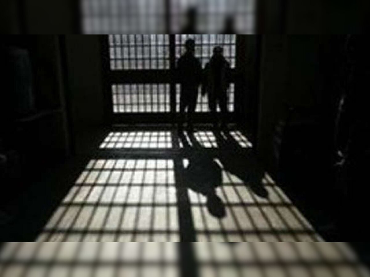 Mobile phones, iron rods seized from prisoners in raids in two Kerala jails