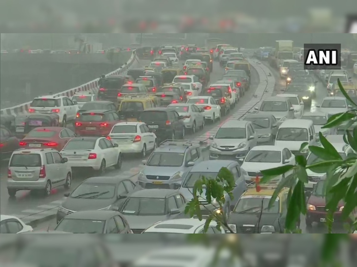 Mumbai rains traffic updates: Traffic crawls to a slow, buses diverted as city receives heavy rainfall