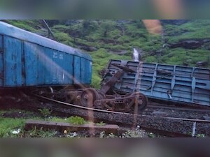 Goods train derails between Mumbai and Pune, services affected