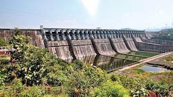 Narmada 'lie': BJP & Congress spar over irrigation figures