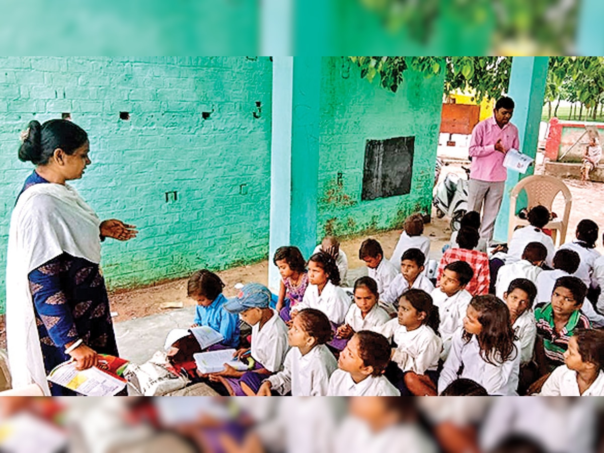 In Bihar school, 6 classes with 300 kids study in one big hall