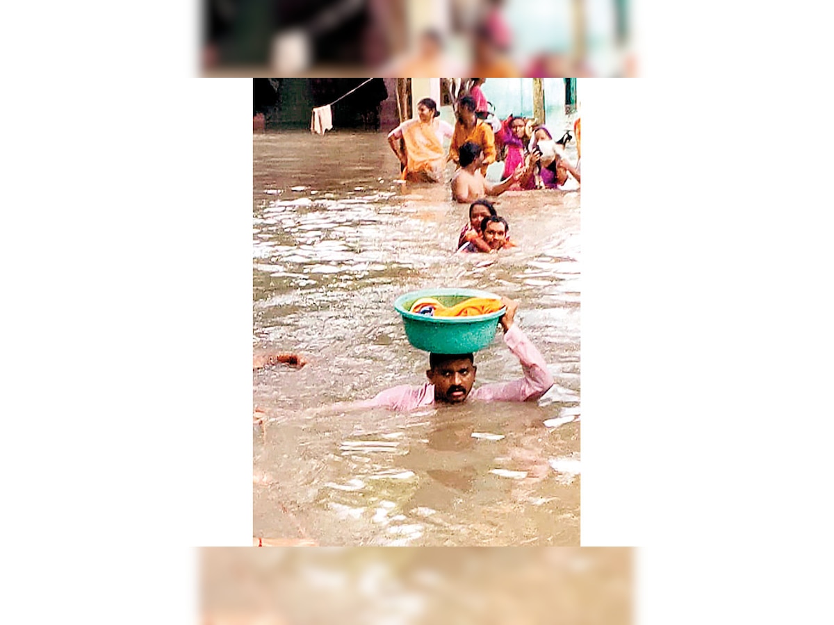 Vadodara: Plucky cops save 73 locals stranded in floodwaters