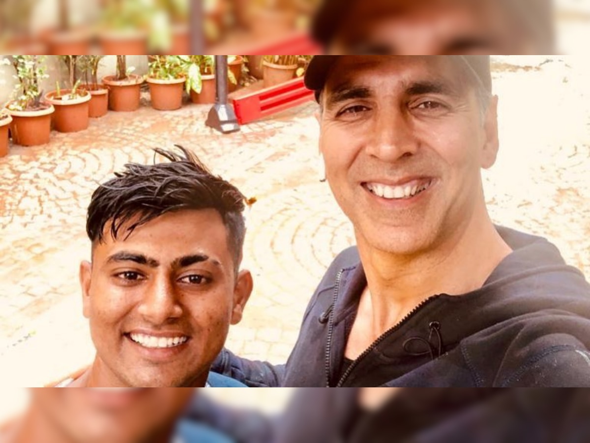 Akshay Kumar meets a fan who walked 900 km from Dwarka just to  