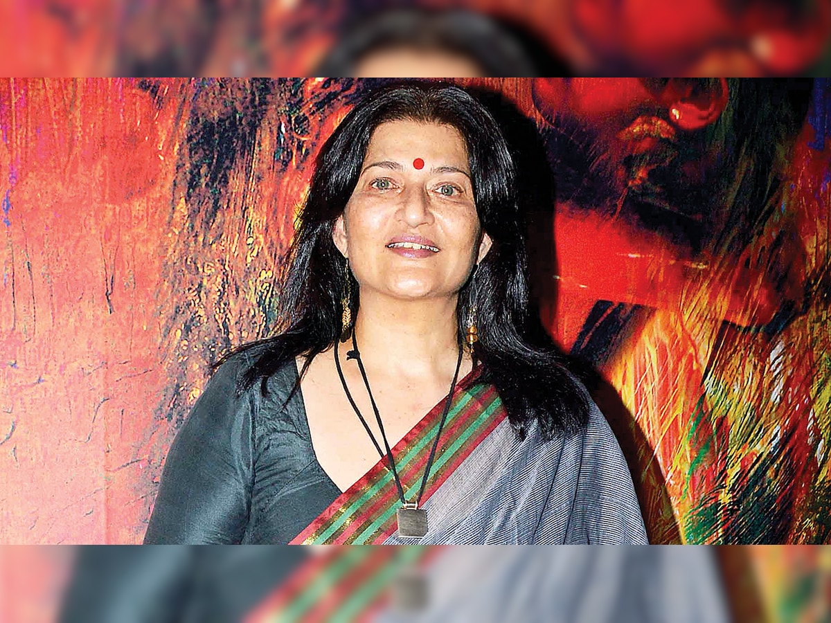 Sarika turns theatre producer for Ira Khan's debut