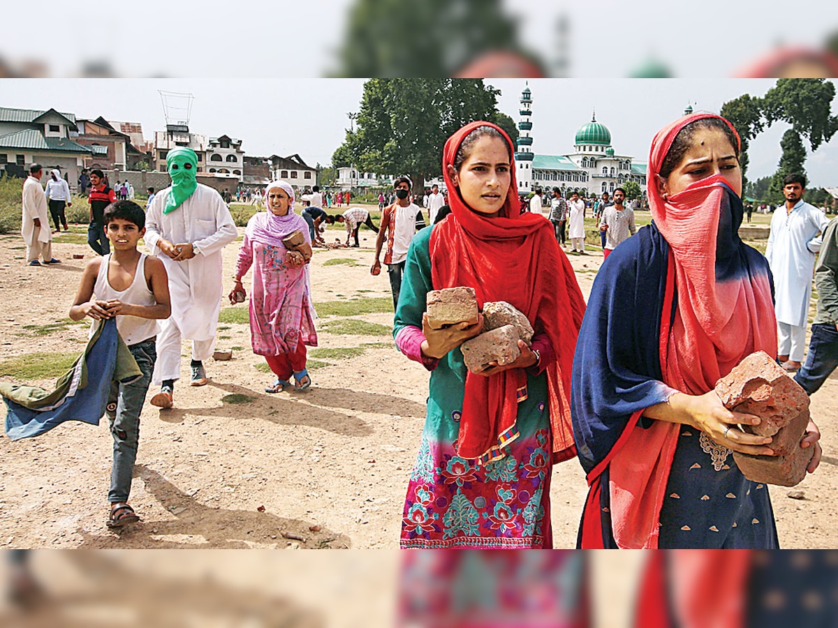 Jammu and Kashmir: Another civilian hurt in 2nd stone pelting incident in Kupwara