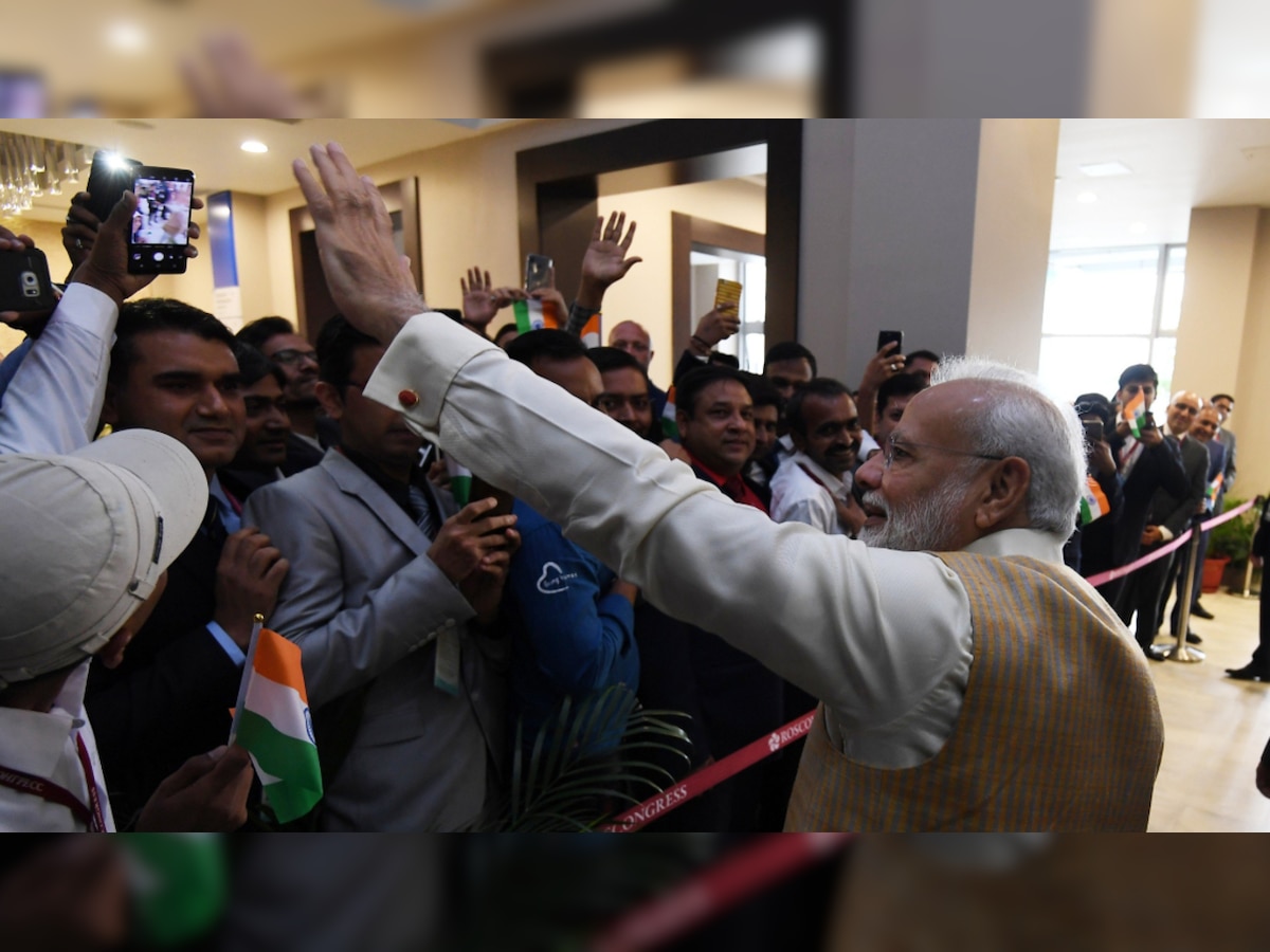 From Russia With Love: PM Modi welcomed by Indian diaspora in Vladivostok