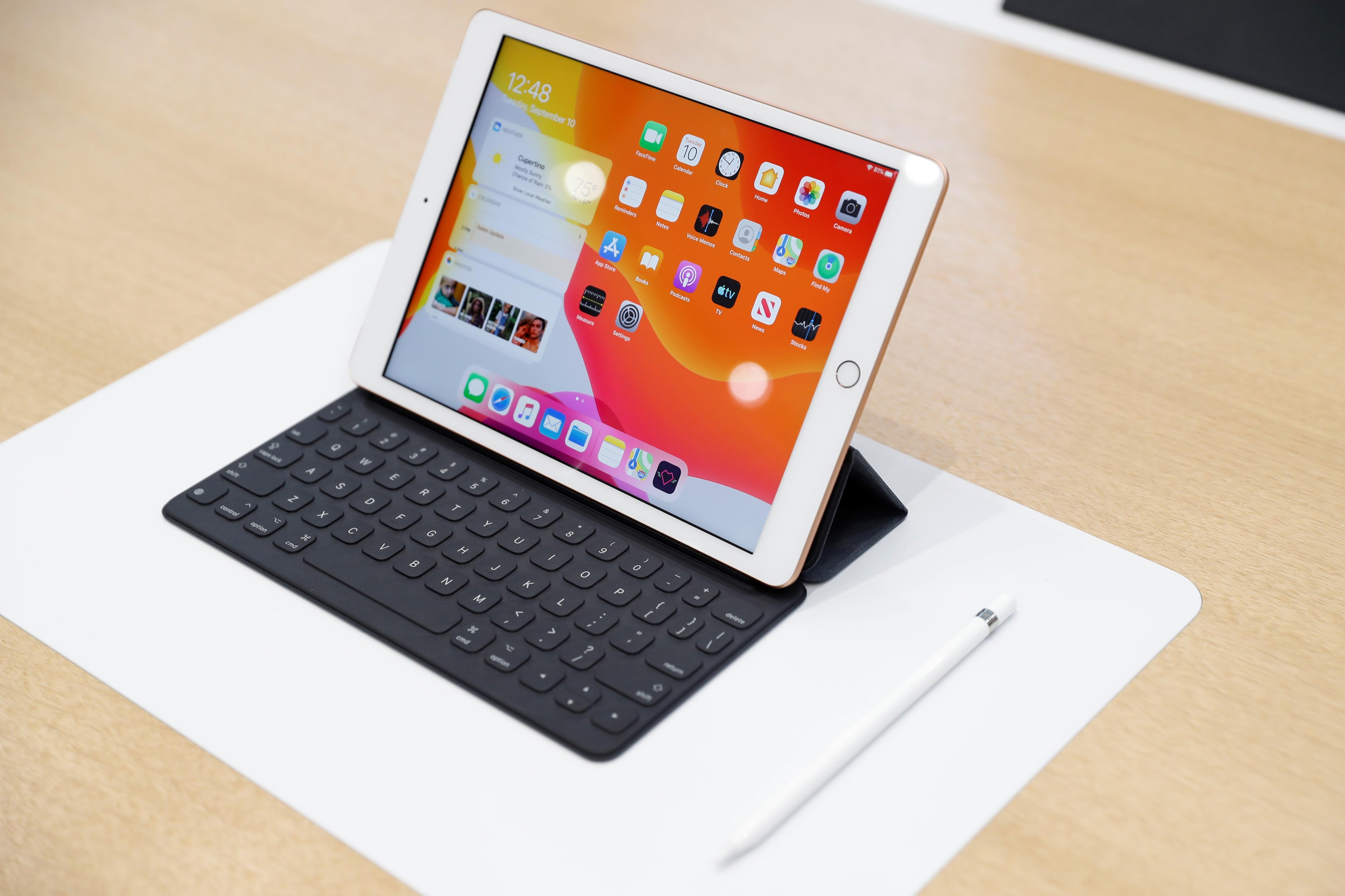 Ipad deals 10.2 price