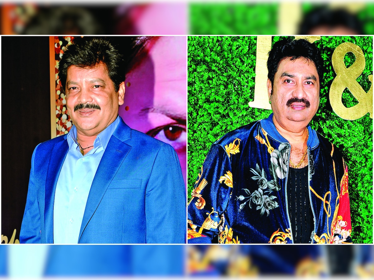 Udit Narayan and Kumar Sanu stand with India