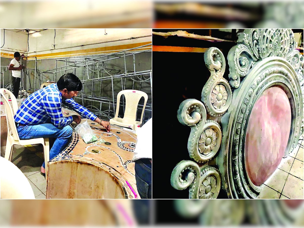 Get the feel of magnificent Sheesh Mahal at a Durga puja pandal in Mumbai