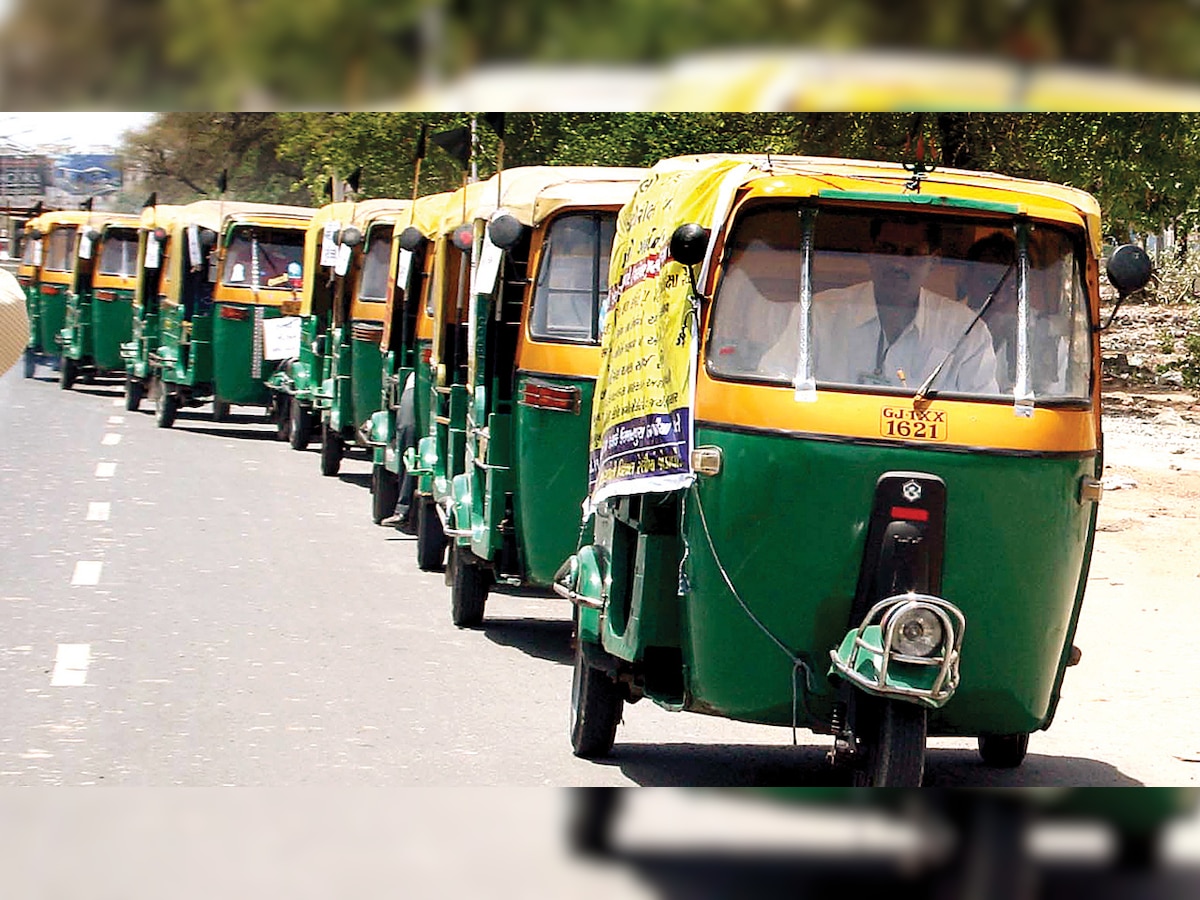 Ahmedabad: Rickshaw drivers to go off road against exorbitant fines