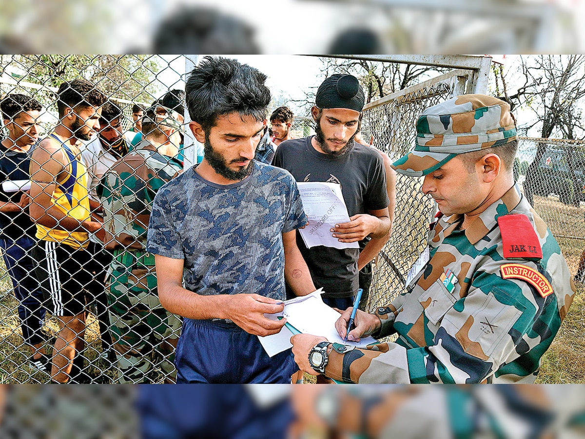 J&K youth line up to join Army in Srinagar