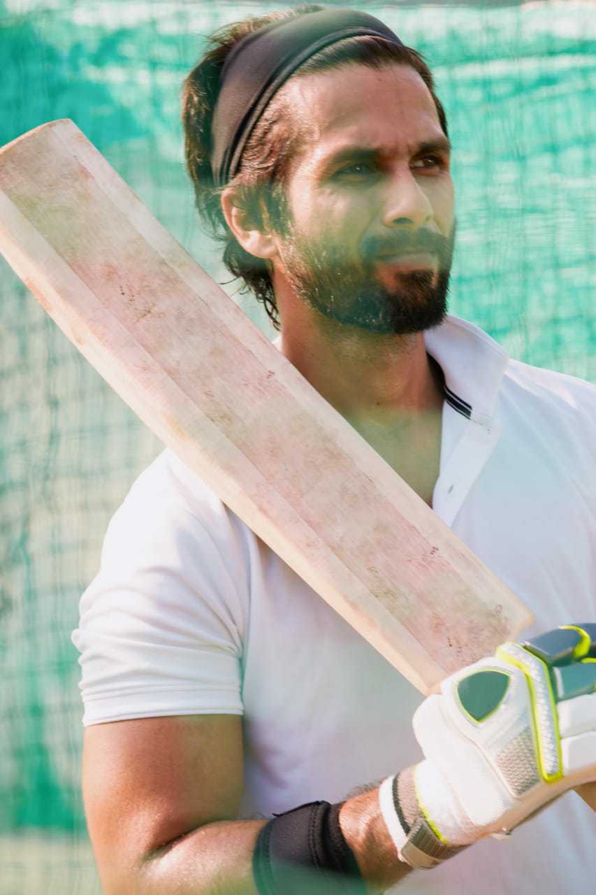 It's official! Shahid Kapoor is part of 'Jersey' remake & his first look in role of cricketer is as hot as 'Kabir Singh'