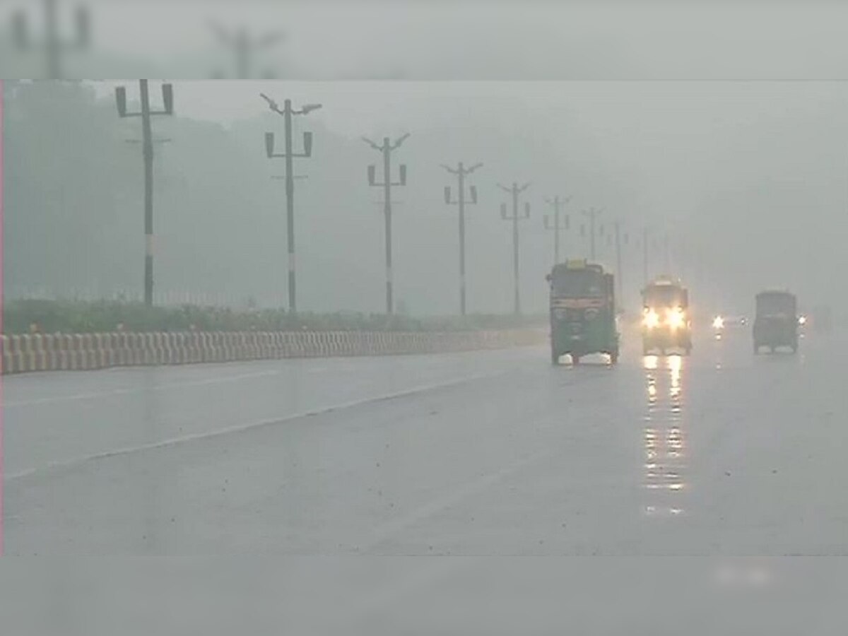 Delhi receives mild showers but no relief from pollution, still under severe category