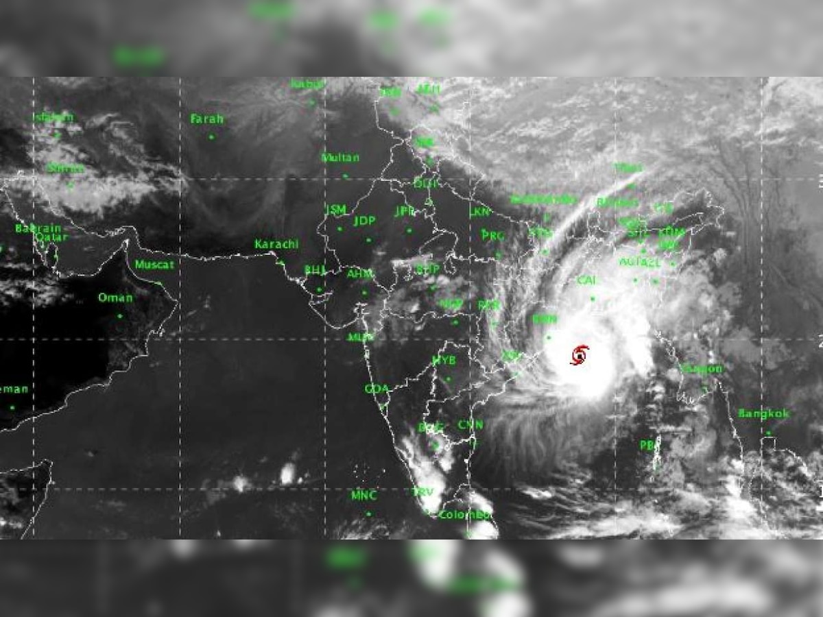Cyclone 'Bulbul': Heavy rainfall lashes Odisha coast, Kolkata airport closed for 12 hours
