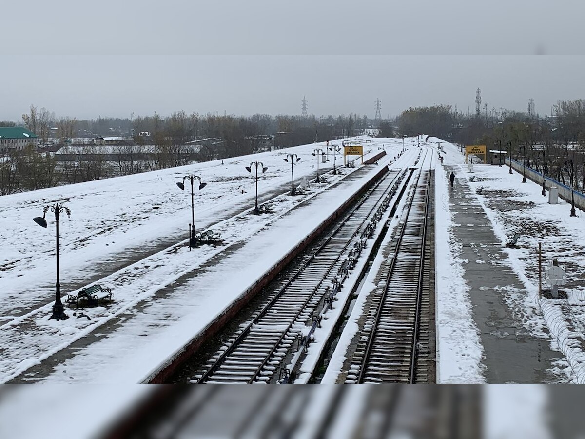 Railways to resume service in Kashmir, trial run conducted