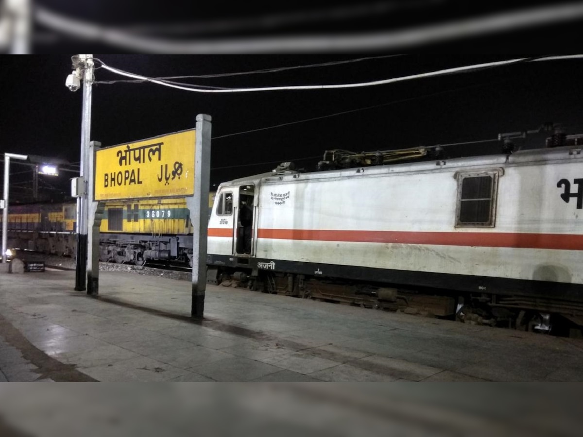 Bhopal railway station vendor asked to take Khushwant Singh's novel off-shelve as railway official finds it 'obscene'