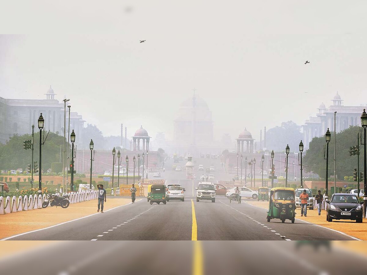 Air quality shows slight improvement in national capital, AQI moves from 'very poor' to 'poor' 