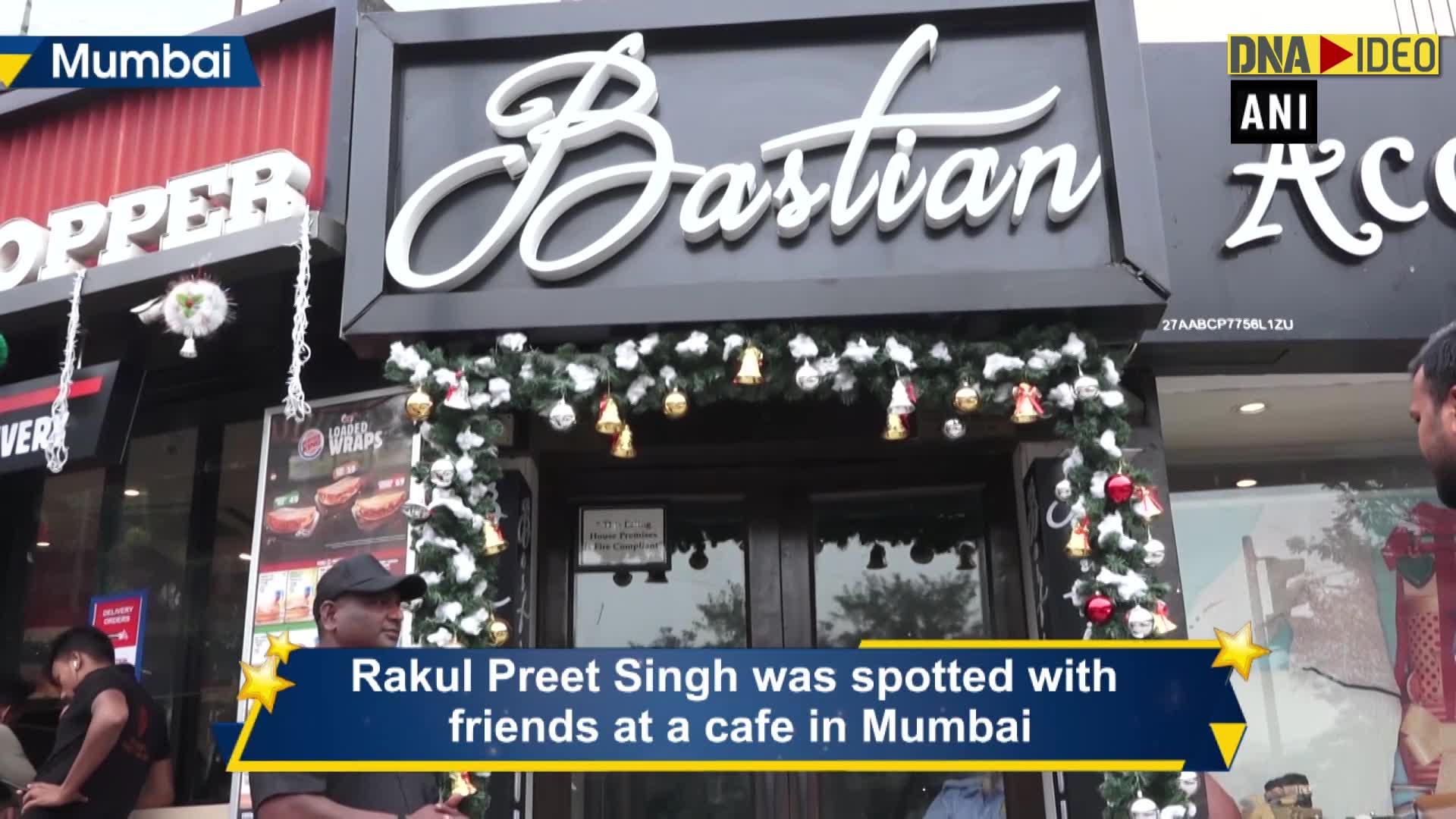 Rakul Preet Singh Risent Car Xxx - Rakul Preet spends gala time with friends on Christmas