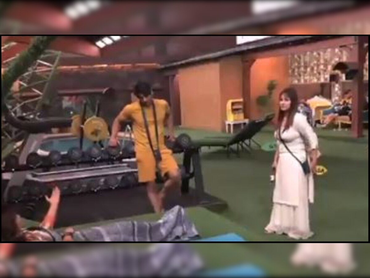 Bigg Boss 13: Shehnaz Gill stands by Sidharth Shukla's anger, gets upset when latter refuses to support her in tears