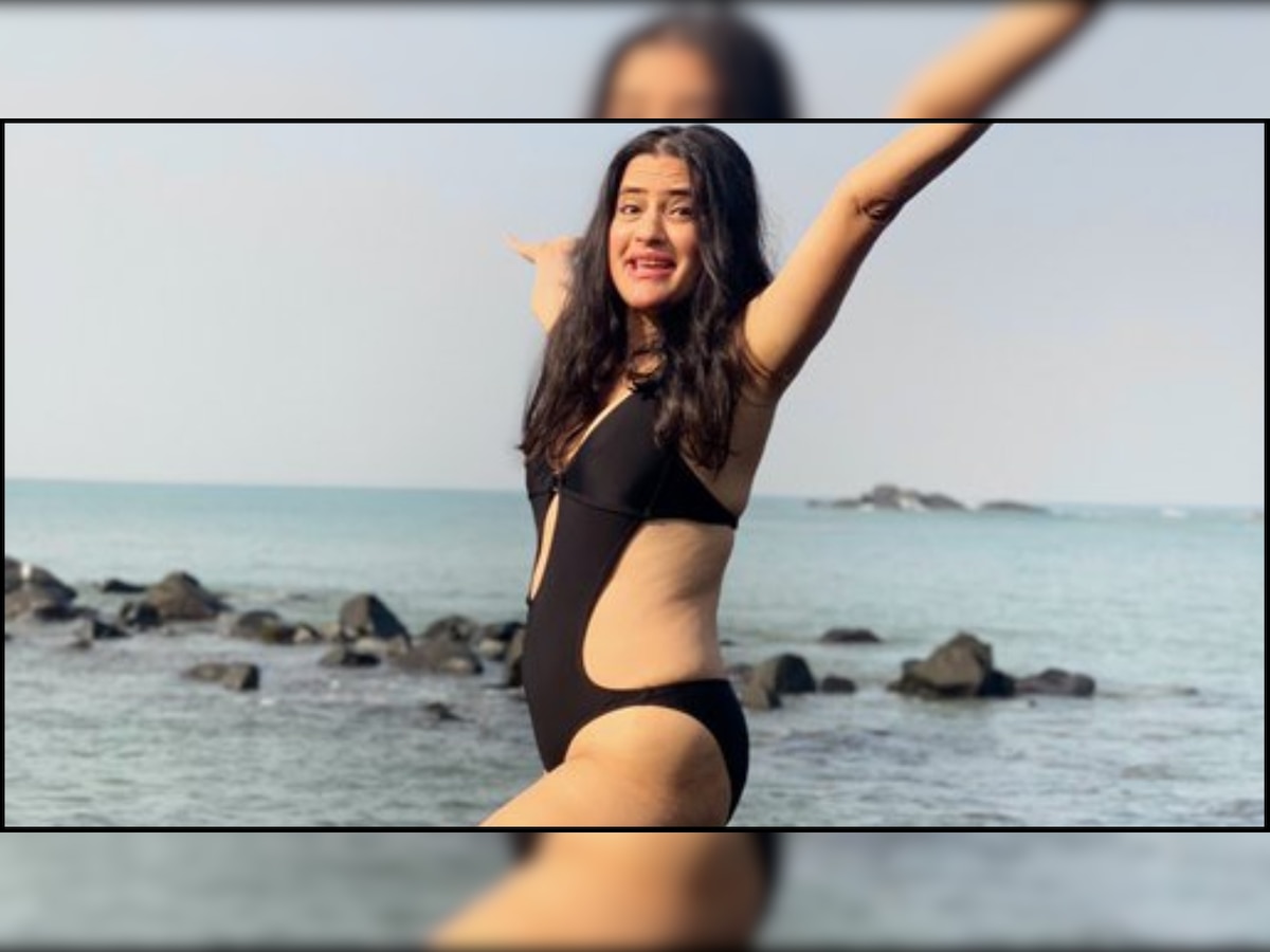New Year, New Controversy: Sona Mohapatra slammed for monokini pics, also enters into Twitter brawl with Sapna Bhavnani