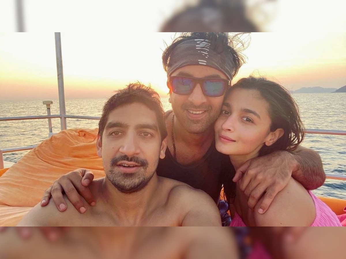'Best boys' Ranbir Kapoor and Ayan Mukerji pose with 'good girl' Alia Bhatt for a cool selfie